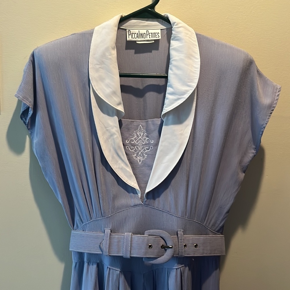 Piccalino Petites 🎉HP🎉Blue/white mini vertical  Striped Dress  Midi    Size 6P - Picture 2 of 13
